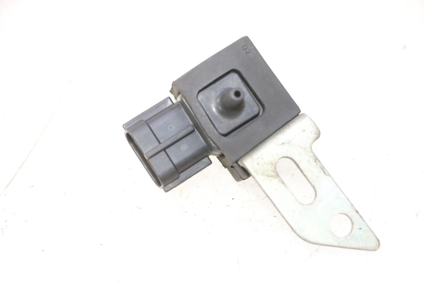 photo de AIR PRESSURE SENSOR SUZUKI BURGMAN 125 (2007 - 2014) - Zoom on usage condition