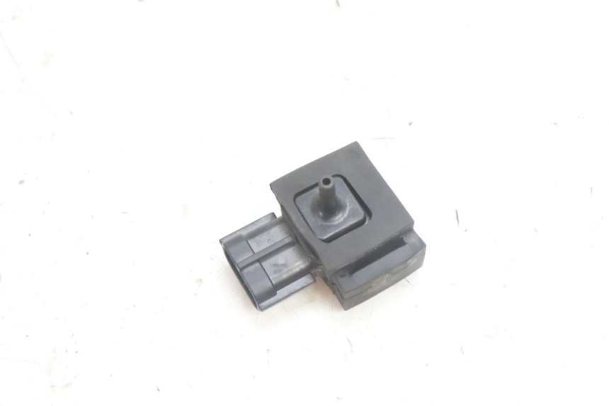 photo de AIR PRESSURE SENSOR SUZUKI BURGMAN 125 (2007 - 2014) - Component detail