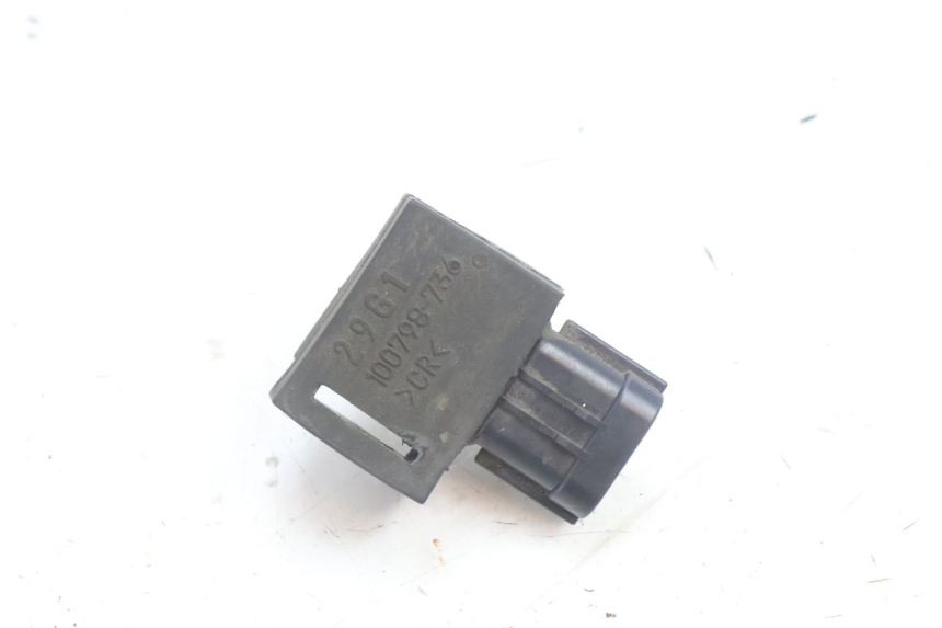 photo de AIR PRESSURE SENSOR SUZUKI BURGMAN 125 (2007 - 2014) - Alternative perspective