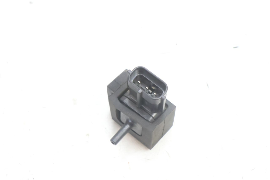 photo de AIR PRESSURE SENSOR SUZUKI BURGMAN 125 (2007 - 2014) - Technical close-up