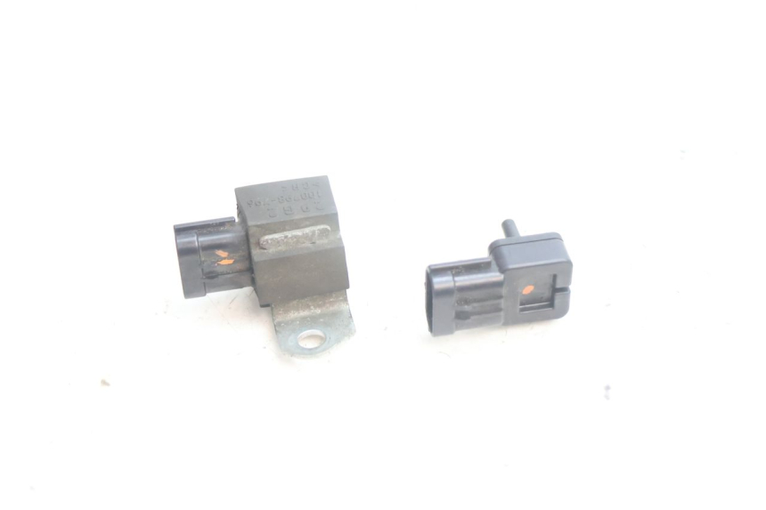 photo de AIR PRESSURE SENSOR SUZUKI BURGMAN EXECUTIVE ABS 650 (2006 - 2012) - Zoom on usage condition