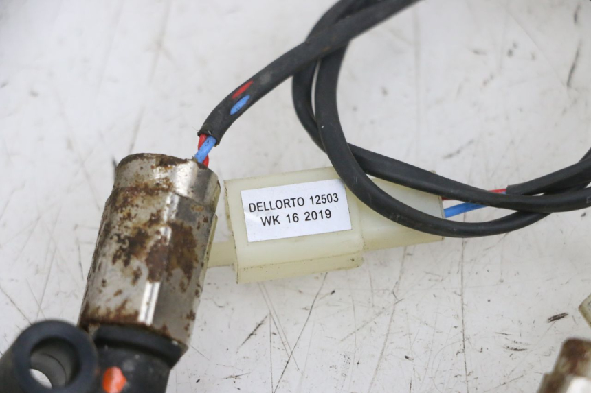 photo de AIR PRESSURE SENSOR LONGJIA DIGITA 4T 50 (2019 - 2022) - Alternative perspective