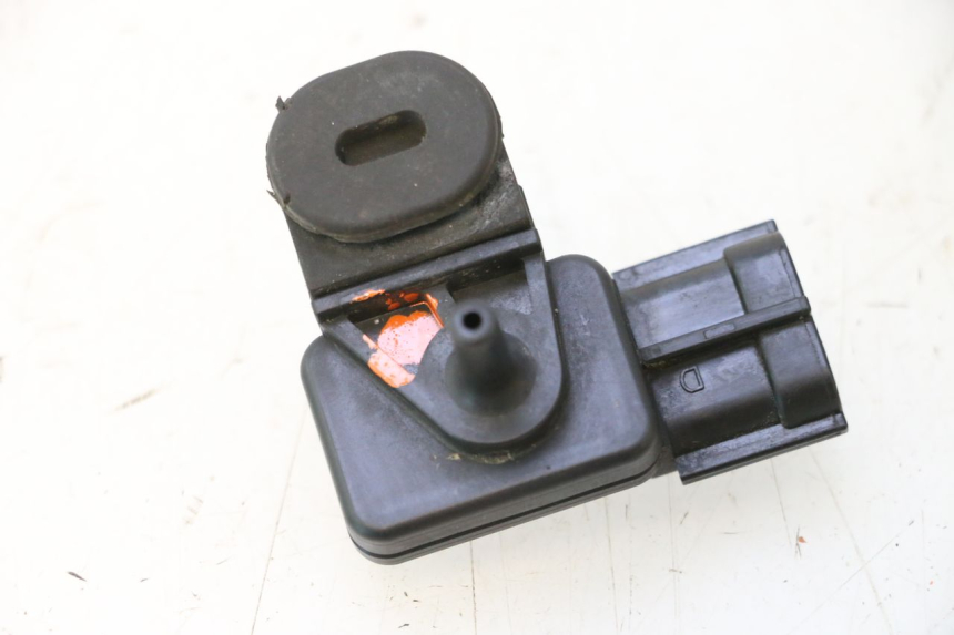 photo de AIR PRESSURE SENSOR KAWASAKI ER-6 ER6 N 650 (2005 - 2009) - Component detail