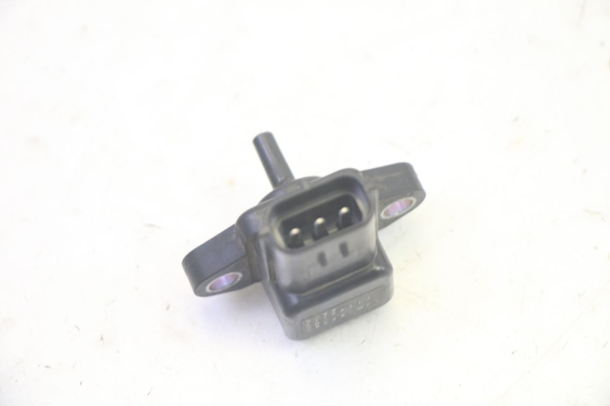 photo de AIR PRESSURE SENSOR YAMAHA FJR ABS 1300 (2006 - 2012) - Technical close-up