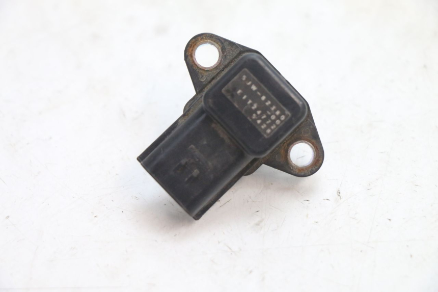 photo de AIR PRESSURE SENSOR YAMAHA FJR 1300 (2001 - 2005) - Technical close-up