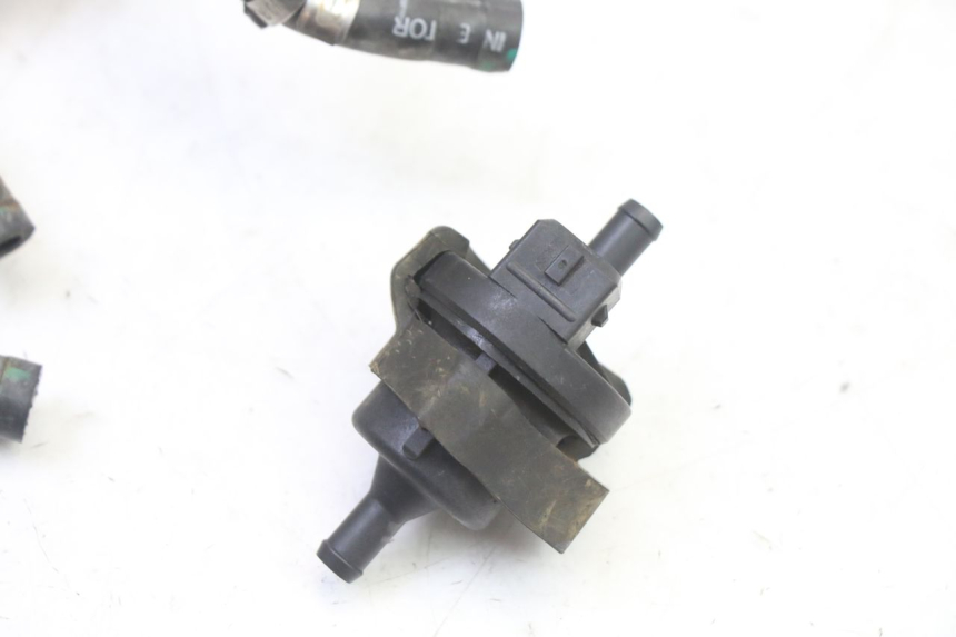photo de AIR PRESSURE SENSOR BMW G310 R 310 (2016 - 2020) - Zoom on usage condition