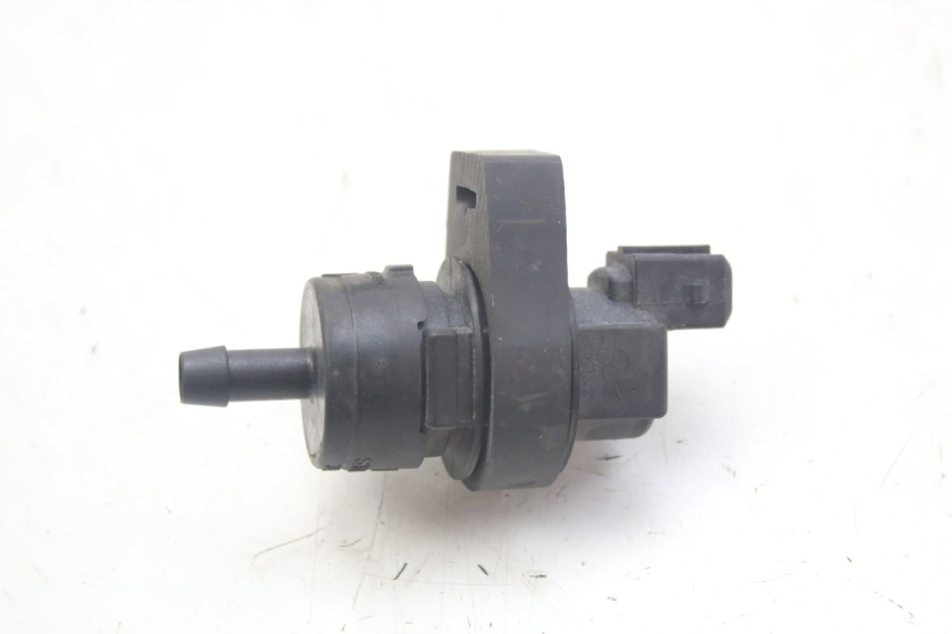 photo de AIR PRESSURE SENSOR PEUGEOT GEOPOLIS RS 125 (2007 - 2009) - Alternative perspective