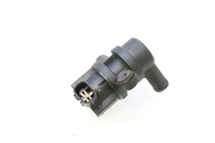 photo de AIR PRESSURE SENSOR SYM GTS EVO 125 (2009 - 2013) - Alternative perspective