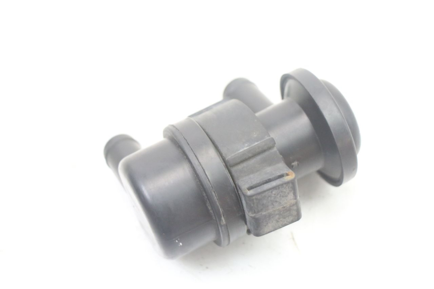 photo de AIR PRESSURE SENSOR KYMCO PEOPLE S 125 (2000 - 2008) - Alternative perspective