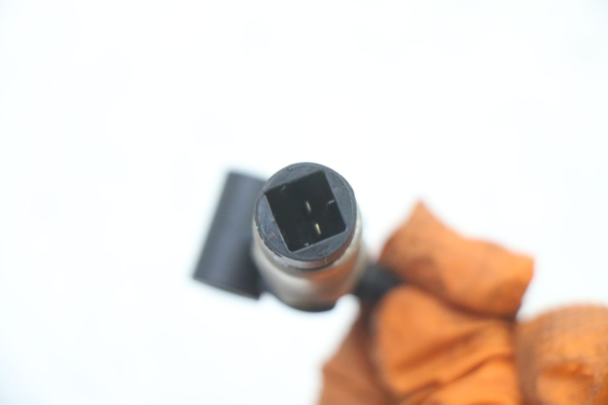 photo de AIR PRESSURE SENSOR PIAGGIO NEW TYPHOON 50 (2018 - 2021) - Alternative perspective