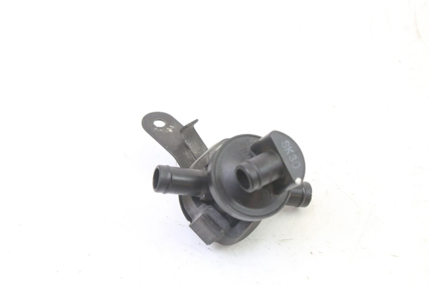 photo de AIR PRESSURE SENSOR HONDA NTV DEAUVILLE 650 (2001 - 2006) - Alternative perspective
