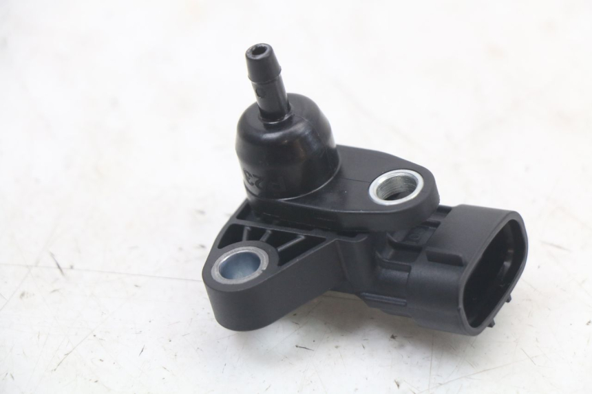 photo de AIR PRESSURE SENSOR ROYAL ENFIELD CONTINENTAL GT 650 (2019 - 2024) - Zoom on usage condition