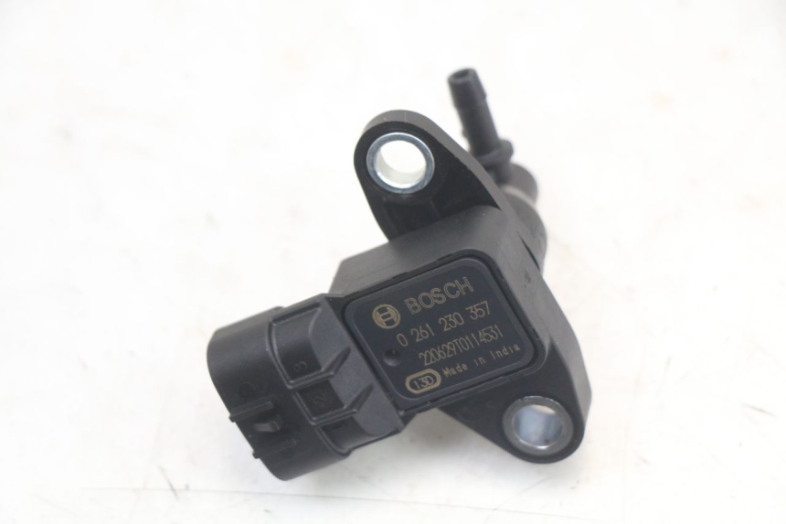 photo de AIR PRESSURE SENSOR ROYAL ENFIELD CONTINENTAL GT 650 (2019 - 2024) - Alternative perspective