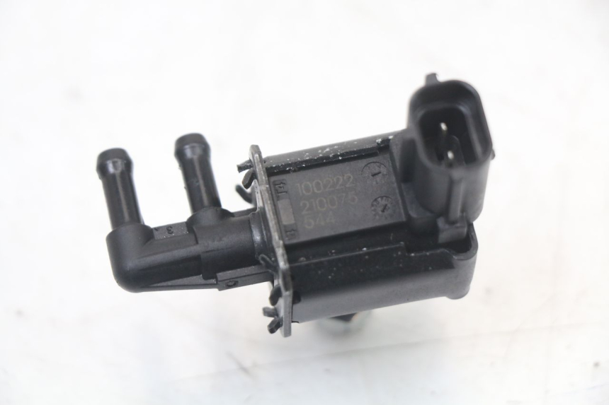 photo de AIR PRESSURE SENSOR ROYAL ENFIELD SCRAM 411 (2022 - 2024) - Zoom on usage condition