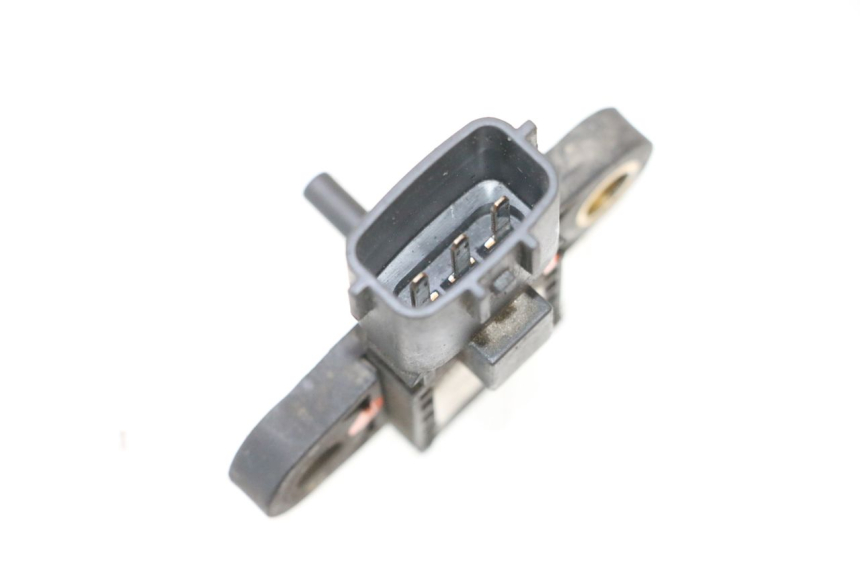 photo de AIR PRESSURE SENSOR PEUGEOT SATELIS COMPRESSOR K15 125 (2006 - 2009) - Zoom on usage condition