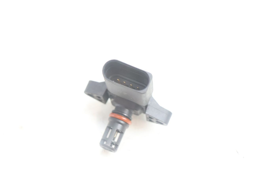 photo de AIR PRESSURE SENSOR PEUGEOT SATELIS 125 (2006 - 2009) - Alternative perspective