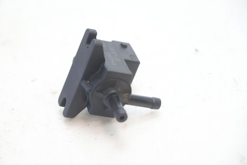 photo de AIR PRESSURE SENSOR CAN-AM SPYDER RS 1000 (2008 - 2012) - Alternative perspective