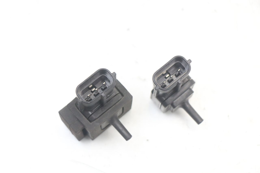 photo de AIR PRESSURE SENSOR SUZUKI GSR 750 (2011 - 2017) - Technical close-up
