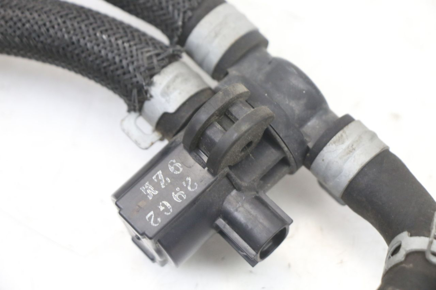 photo de AIR PRESSURE SENSOR SUZUKI GSX F GSXF 650 (2007 - 2015) - Component detail