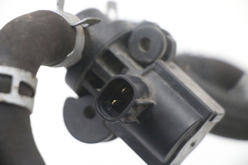 photo de AIR PRESSURE SENSOR SUZUKI GSX F GSXF 650 (2007 - 2015) - Alternative perspective