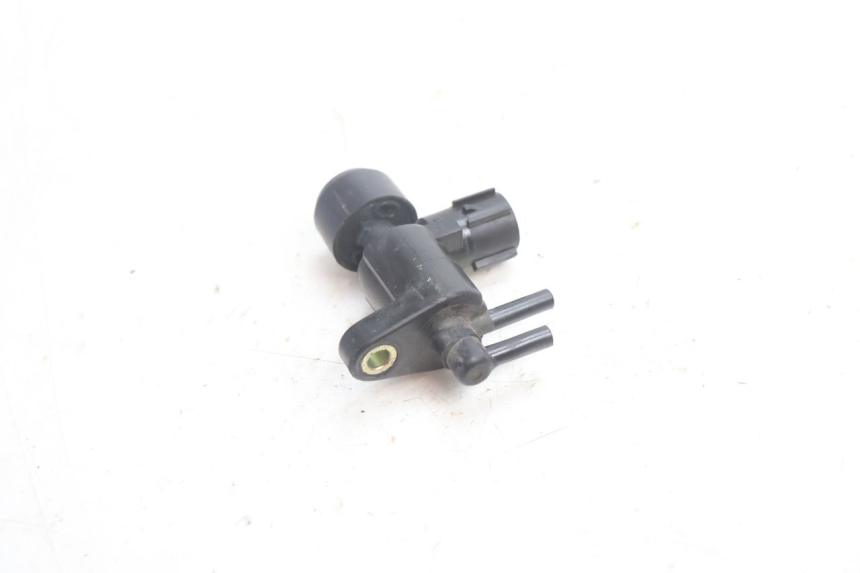 photo de AIR PRESSURE SENSOR HONDA VFR FI RC46 800 (1998 - 2001) - Zoom on usage condition