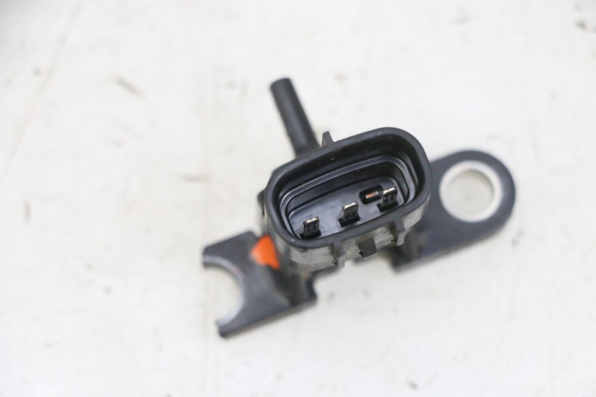 photo de AIR PRESSURE SENSOR YAMAHA XMAX X-MAX 125 (2006 - 2009) - Zoom on usage condition