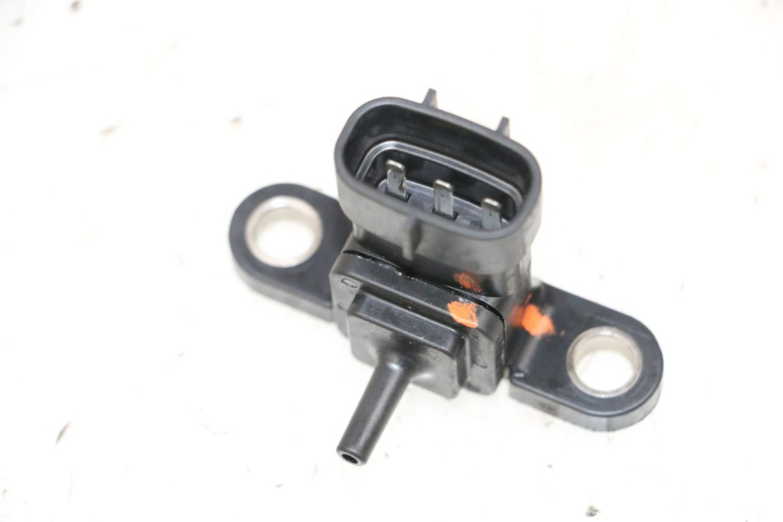 photo de AIR PRESSURE SENSOR YAMAHA XMAX X-MAX 125 (2006 - 2009) - Zoom on usage condition