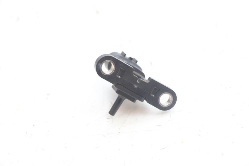 photo de AIR PRESSURE SENSOR YAMAHA X-MAX XMAX 125 (2010 - 2013) - Technical close-up