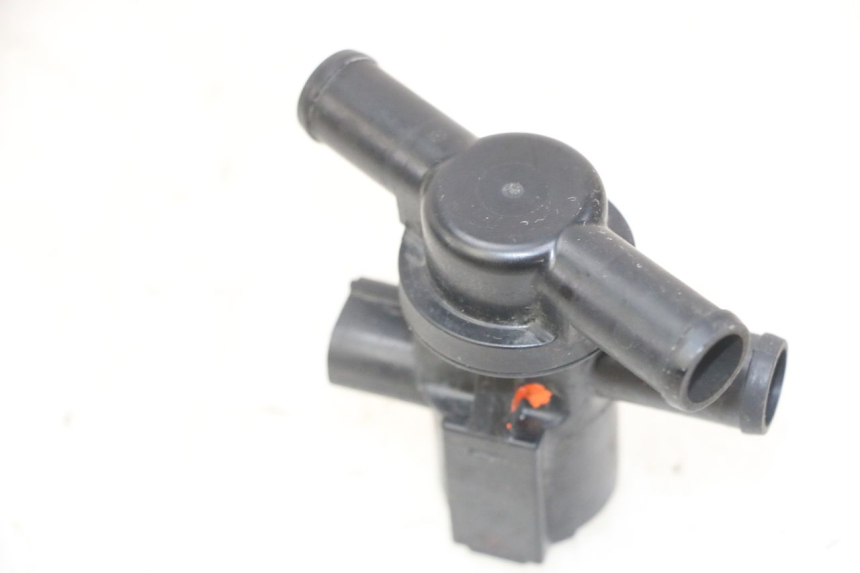 photo de AIR PRESSURE SENSOR YAMAHA XJ6 ABS 600 (2008 - 2016) - Zoom on usage condition