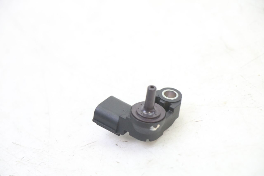 photo de AIR PRESSURE SENSOR YAMAHA XJ6 ABS 600 (2008 - 2016) - Component detail