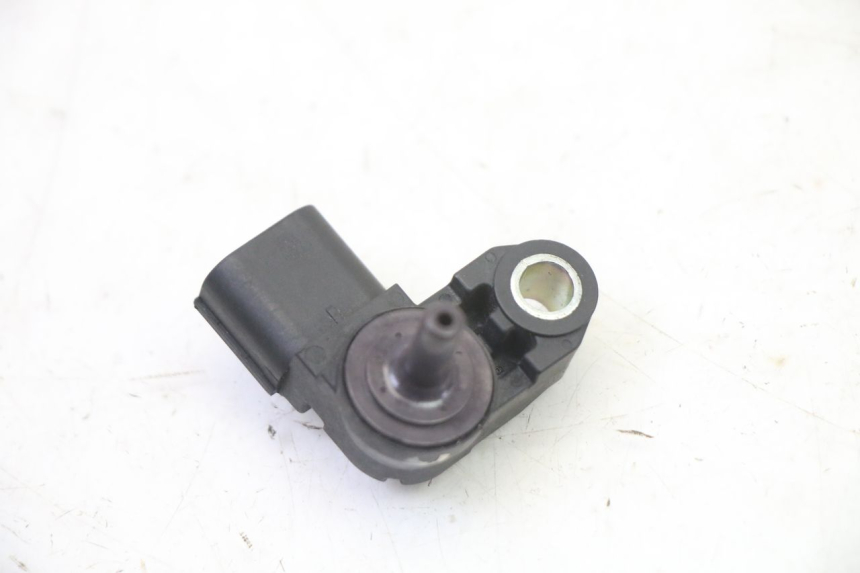 photo de AIR PRESSURE SENSOR YAMAHA XJ6 ABS 600 (2008 - 2016) - Zoom on usage condition