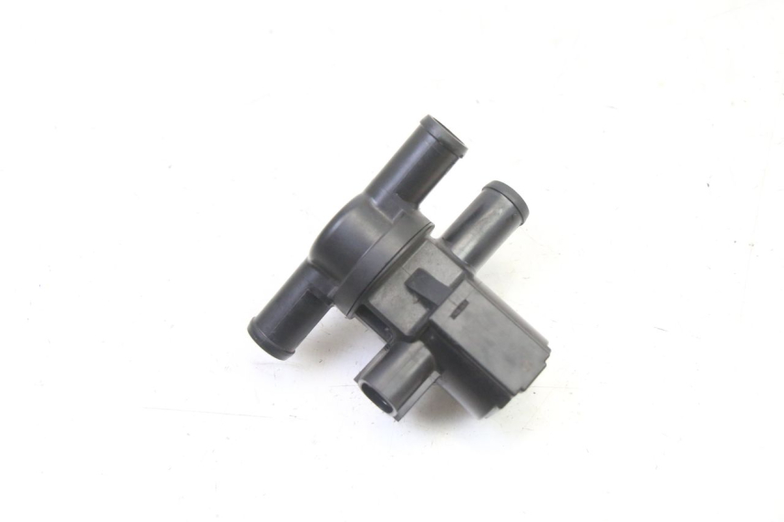 photo de AIR PRESSURE SENSOR YAMAHA XJ6 ABS 600 (2008 - 2016) - Zoom on usage condition