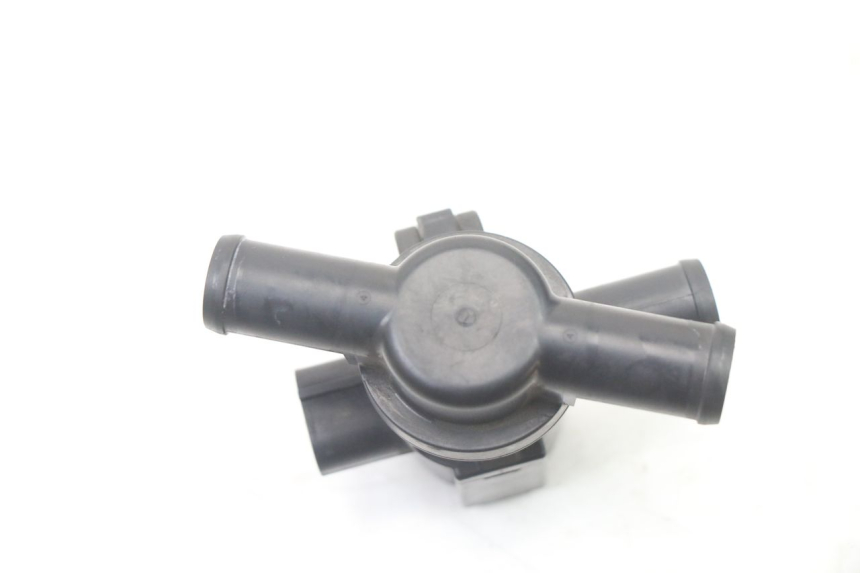 photo de AIR PRESSURE SENSOR YAMAHA XJ6 600 (2008 - 2016) - Alternative perspective