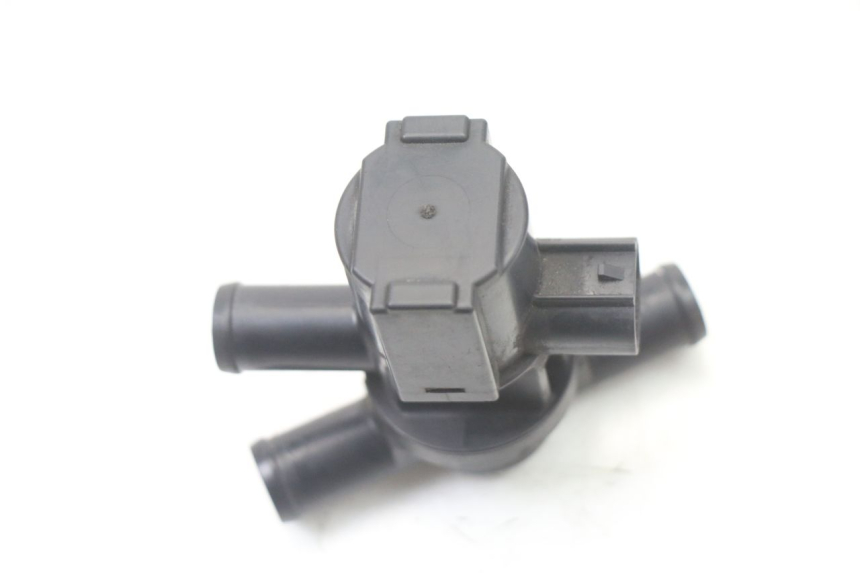 photo de AIR PRESSURE SENSOR YAMAHA XJ6 600 (2008 - 2016) - Technical close-up