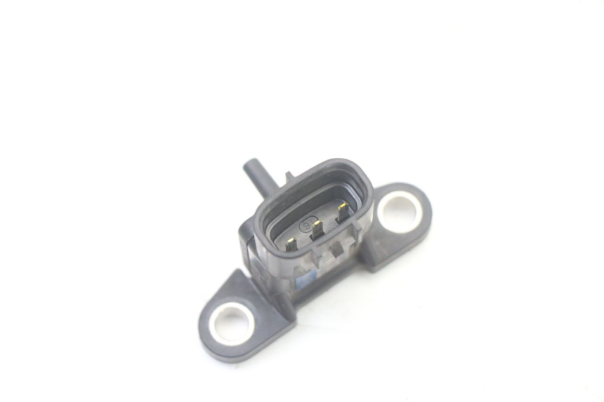 photo de AIR PRESSURE SENSOR YAMAHA YP X-MAX XMAX 400 (2014 - 2017) - Technical close-up