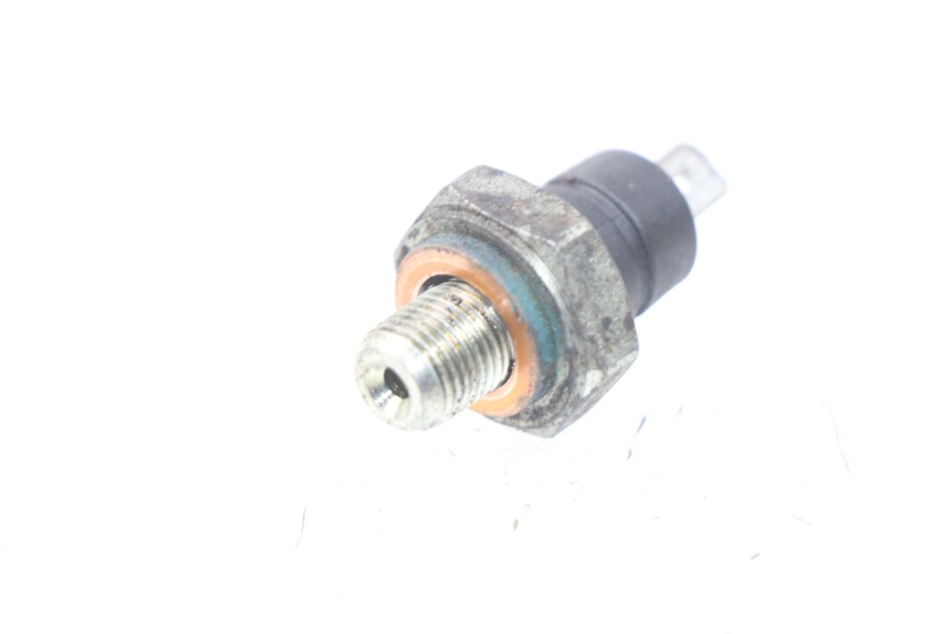 photo de OIL PRESSURE SENSOR PIAGGIO CARNABY 125 (2007 - 2011) - Zoom on usage condition