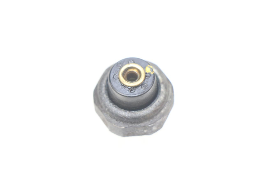 photo de OIL PRESSURE SENSOR HONDA CBR RR FIREBLADE 900 (1992 - 1994) - Zoom on usage condition