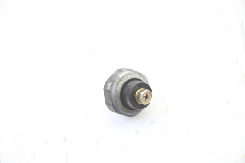 photo de OIL PRESSURE SENSOR HONDA CBR RR FIREBLADE 900 (1992 - 1994) - Zoom on usage condition