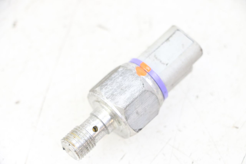 photo de BRAKE OIL PRESSURE SENSOR PIAGGIO IE MP3 YOURBAN 300 (2011 - 2016) - Main view