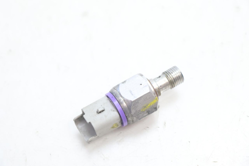 photo de BRAKE OIL PRESSURE SENSOR PIAGGIO MP3 LT 300 (2010 - 2016) - Zoom on usage condition