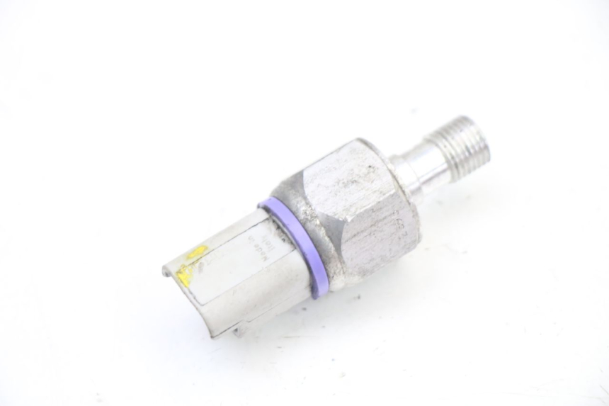 photo de BRAKE OIL PRESSURE SENSOR PIAGGIO MP3 500 (2014 - 2017) - Zoom on usage condition