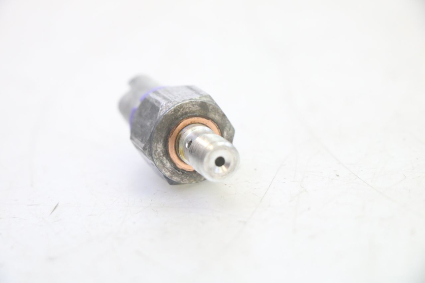 photo de BRAKE OIL PRESSURE SENSOR PIAGGIO MP3 500 (2011 - 2015) - Technical close-up