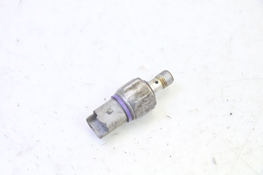 photo de OIL BRAKE PRESSURE SENSOR PIAGGIO MP3 RL 250 (2006 - 2010) - Zoom on usage condition