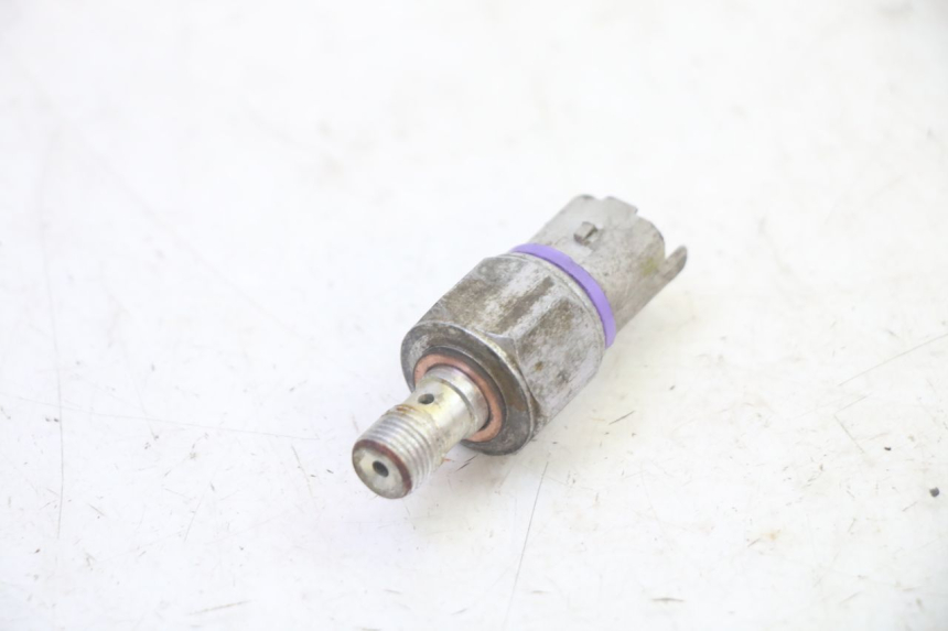 photo de OIL BRAKE PRESSURE SENSOR PIAGGIO MP3 RL 250 (2006 - 2010) - Technical close-up