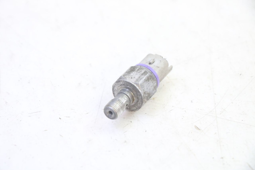 photo de OIL BRAKE PRESSURE SENSOR PIAGGIO MP3 125 (2006 - 2014) - Alternative perspective