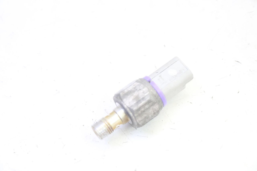 photo de OIL BRAKE PRESSURE SENSOR PIAGGIO MP3 RL 250 (2006 - 2010) - Component detail