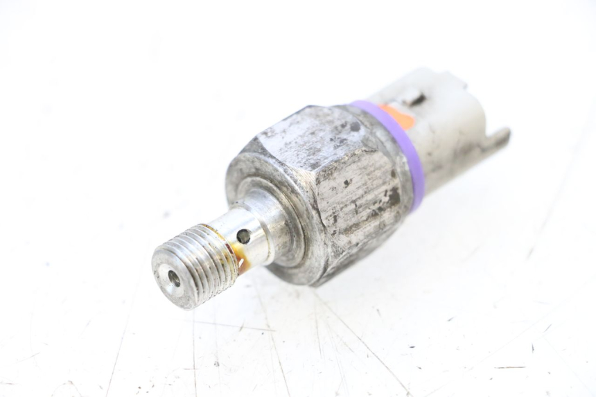 photo de OIL BRAKE PRESSURE SENSOR PIAGGIO MP3 RL 250 (2006 - 2010) - Component detail