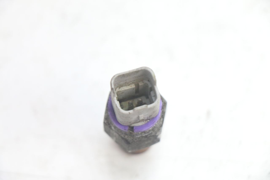 photo de OIL BRAKE PRESSURE SENSOR PIAGGIO MP3 125 (2006 - 2014) - Zoom on usage condition