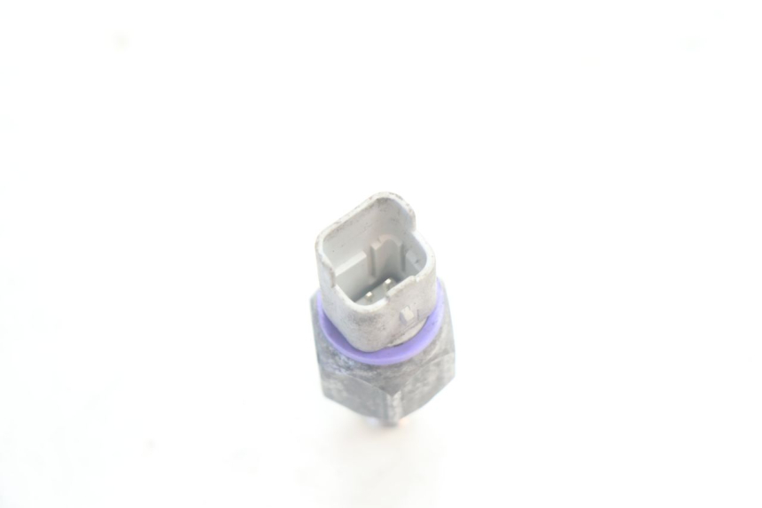 photo de BRAKE OIL PRESSURE SENSOR PIAGGIO MP3 500 (2016 - 2018) - Alternative perspective