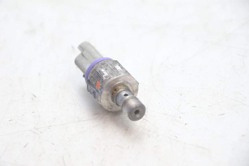 photo de OIL BRAKE PRESSURE SENSOR PIAGGIO MP3 125 (2006 - 2014) - Zoom on usage condition